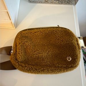 Lululemon Everywhere Fleece Belt Bag